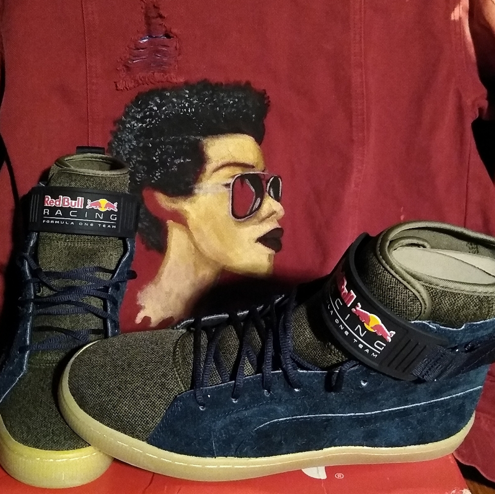 Sneakers
